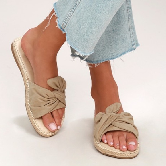 Urban Outfitters Shoes - NIB Perfect Nude Bow Espadrille Slide Sandals